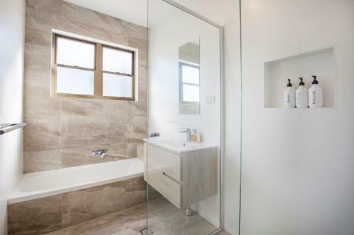 Hightide - Pet Friendly Beachfront