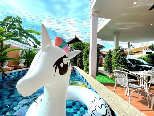 The Uni Pool Villa 1