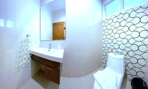 The Uni Pool Villa 1