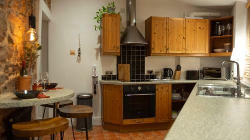 Charming Quayside Apartment In Exeter, Devon