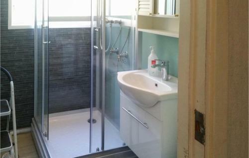 Amazing Home In V�stervik With 3 Bedrooms