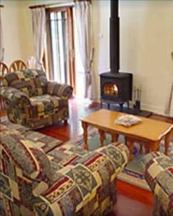Lodge Whispering Pines Chalet And Cottages