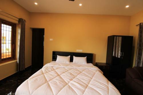 Hotel Bansuri Beach Resorts