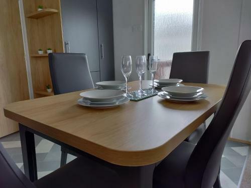 Modern 2 Bed Caravan In Forfar Scotlan