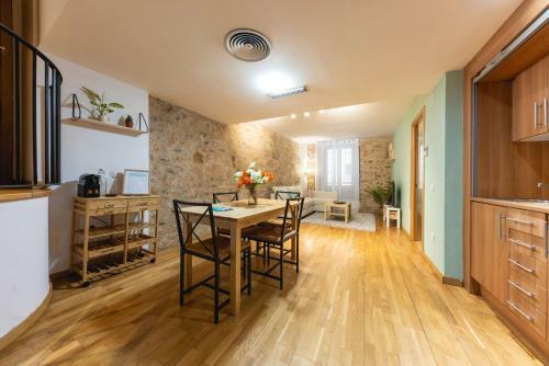 Bravissimo Pou Rod�, Authentic 1-bedroom Apartment