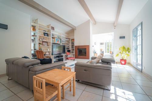 Villa Perle By Precious Houses