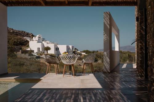 Mikri Sorriso Luxurious Villa On The Beach