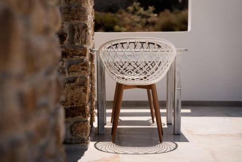 Mikri Sorriso Luxurious Villa On The Beach