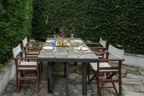 Iloi?s Villa In Peaceful Village W. Private Beach