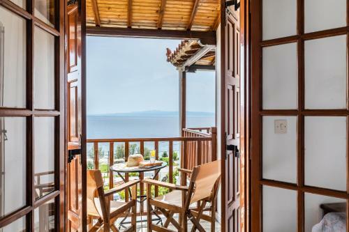 Lilian Beachfront Apartments