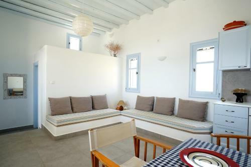 Serifos Cozy Home With A View