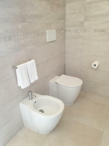 Hostal Olivola Apartments