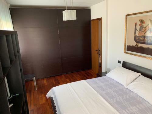Near Como, Charming Apartment With Fireplace