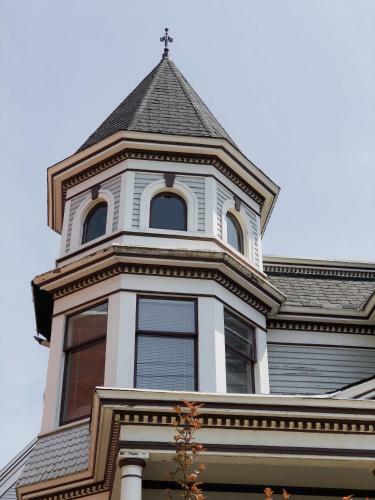 Mahogany Manor Bed & Breakfast