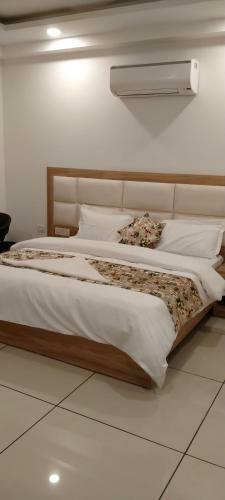 Hostal The Aviraj Inn