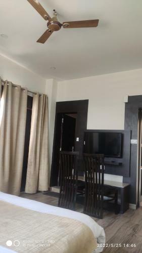 Hotel Dhauladhar Hills