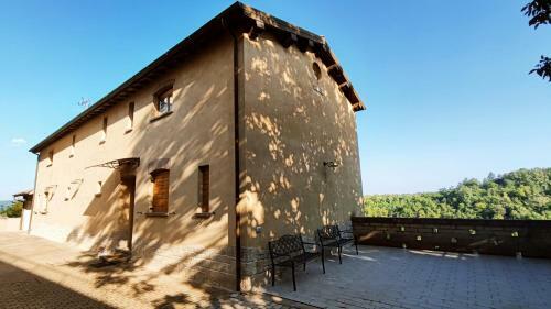 Hostal A 2 Passi Dal Lago - Guest House E B&B