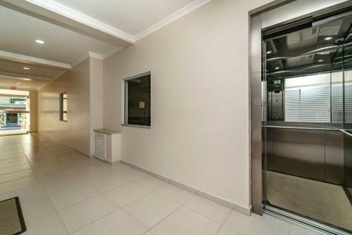 Apartamento 2 Dormit�rios Com Churrasqueira