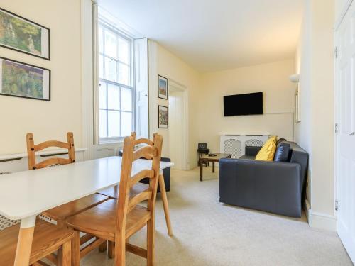 Apt 3, 1 Hillsborough Terrace