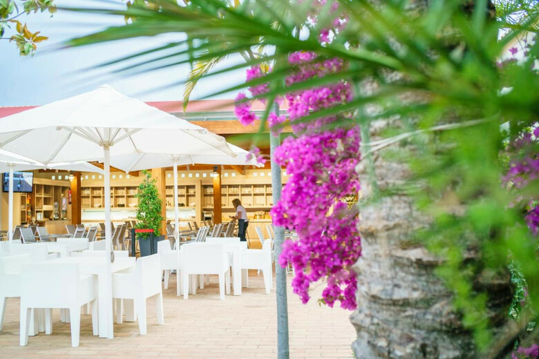Oassium Hotel At Estival Park
