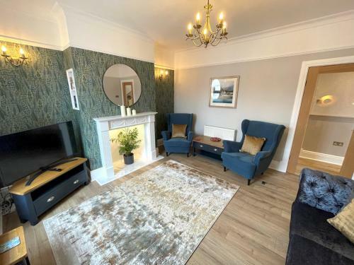 Pass The Keys Beautifully Presented 3br Luxury Apartment