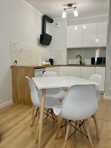 Apartment Insat IV