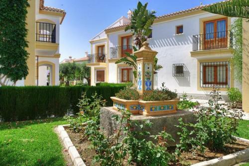 Sunny Coastal 1 Bed Apartment - Vera Coast: 2mins To Beach