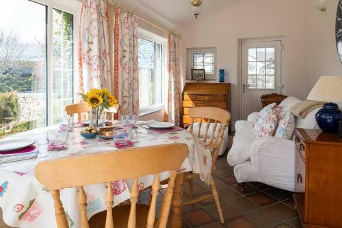 Beautiful Farmhouse Overlooking Conwy River