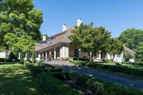 Hotel Peppers Manor House