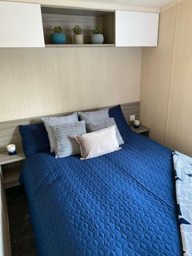 Lovely 2-bed Water Park Caravan Apartment