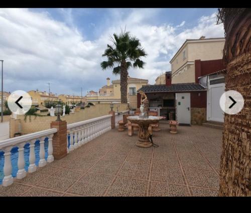 Impeccable 7-bed Villa In Monforte Del Cid
