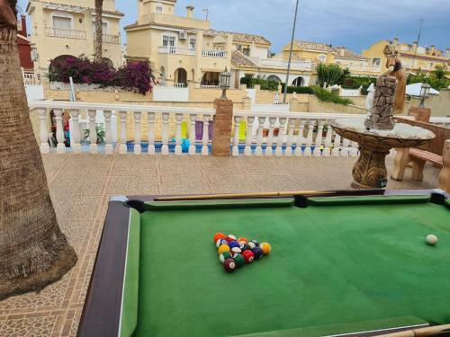 Impeccable 7-bed Villa In Monforte Del Cid