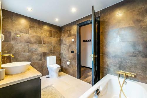 64-luxury Villa With Breathtaking Views In Mijas!