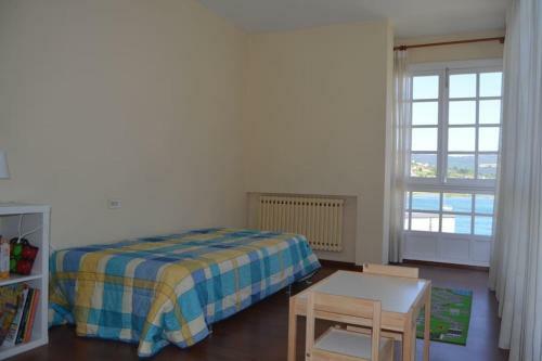 Fant�stica Villa En El Puerto de Pontedeume.