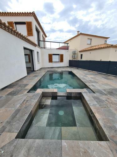 305 Villa De Standing Avec Piscine