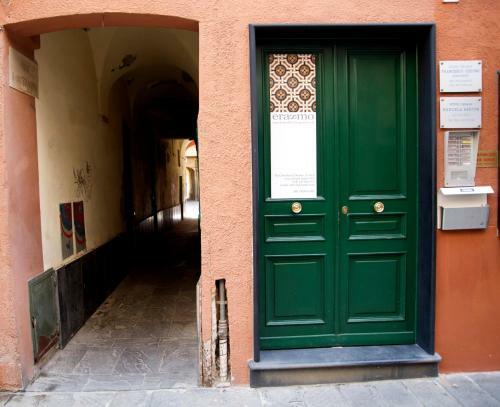 Hostal Erasmo Rooms & Breakfast