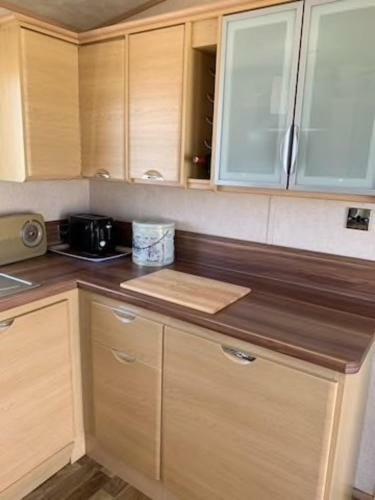 Stunning 3-bed Caravan With Sea Views