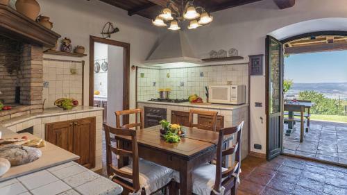 Villa Vista Del Lago 10