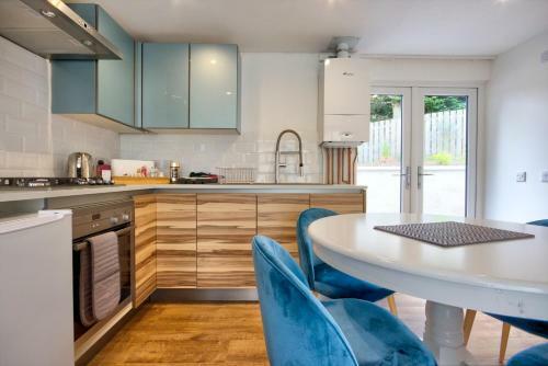 Charming 2-bed Cottage In Inverness