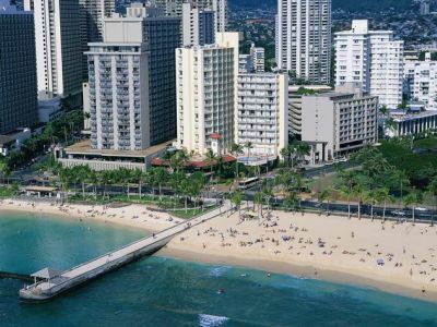 Hotel Park Shore (qv-roh)