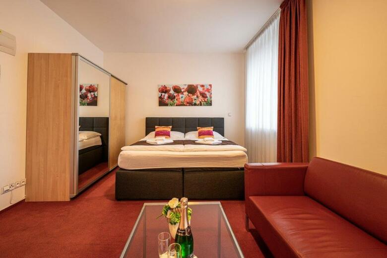 Hotel Ruby Blue