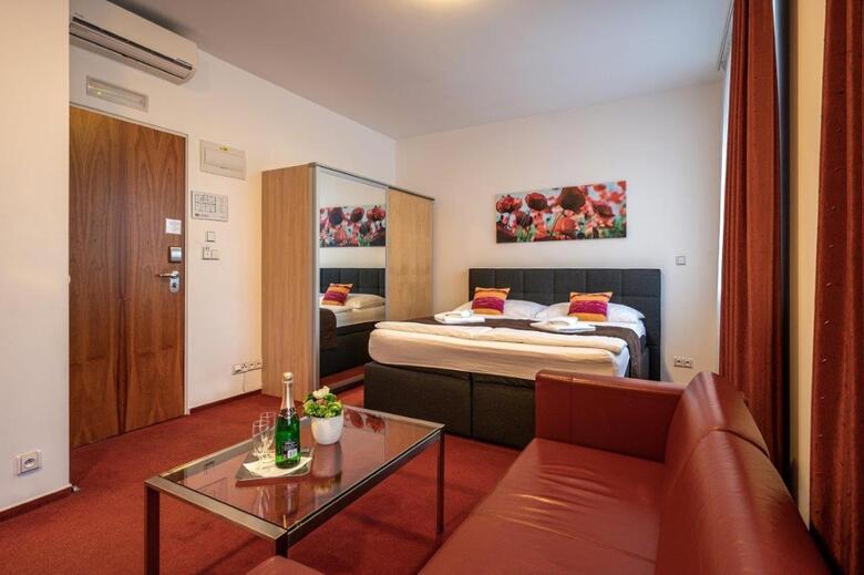 Hotel Ruby Blue