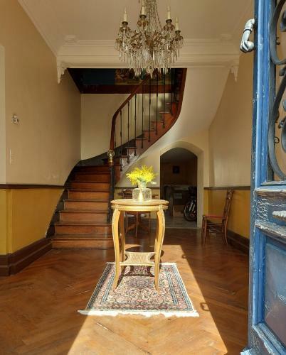 Hostal Chateau Gunes (guges)