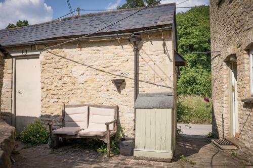 Stunning 2-bed Cottage In Fordwells