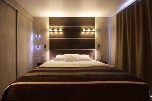 Aparton