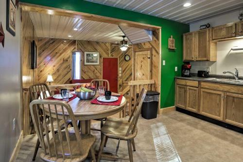 Beattyville Cabin With Decks-by Red River Gorge!