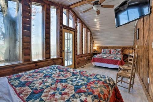 Beattyville Cabin With Decks-by Red River Gorge!