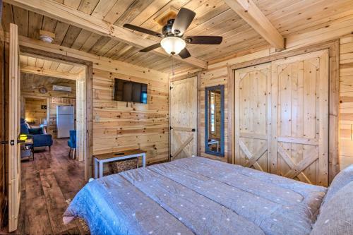 Lakefront Cabin Private Dock, Trails, Cave, Etc!