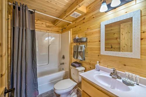 Lakefront Escape With Fire Pit, Trails And Dock!