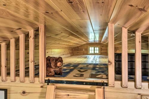 Lakefront Escape With Fire Pit, Trails And Dock!